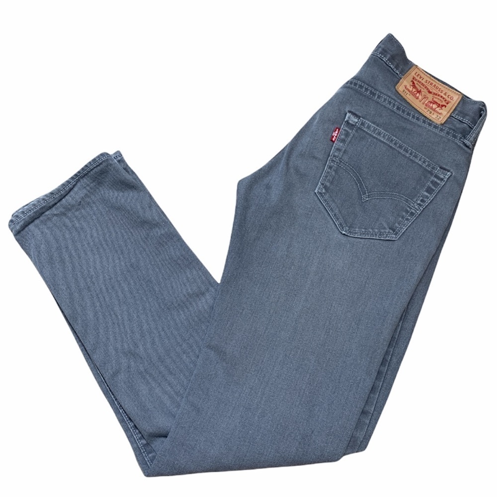 BNWOT Men’s Gray Levi Jeans